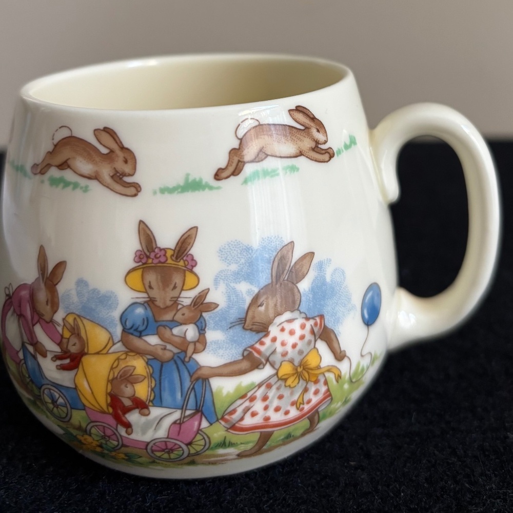 Royal Doulton Bunnykins Baby Mug - Mother and Baby Outing